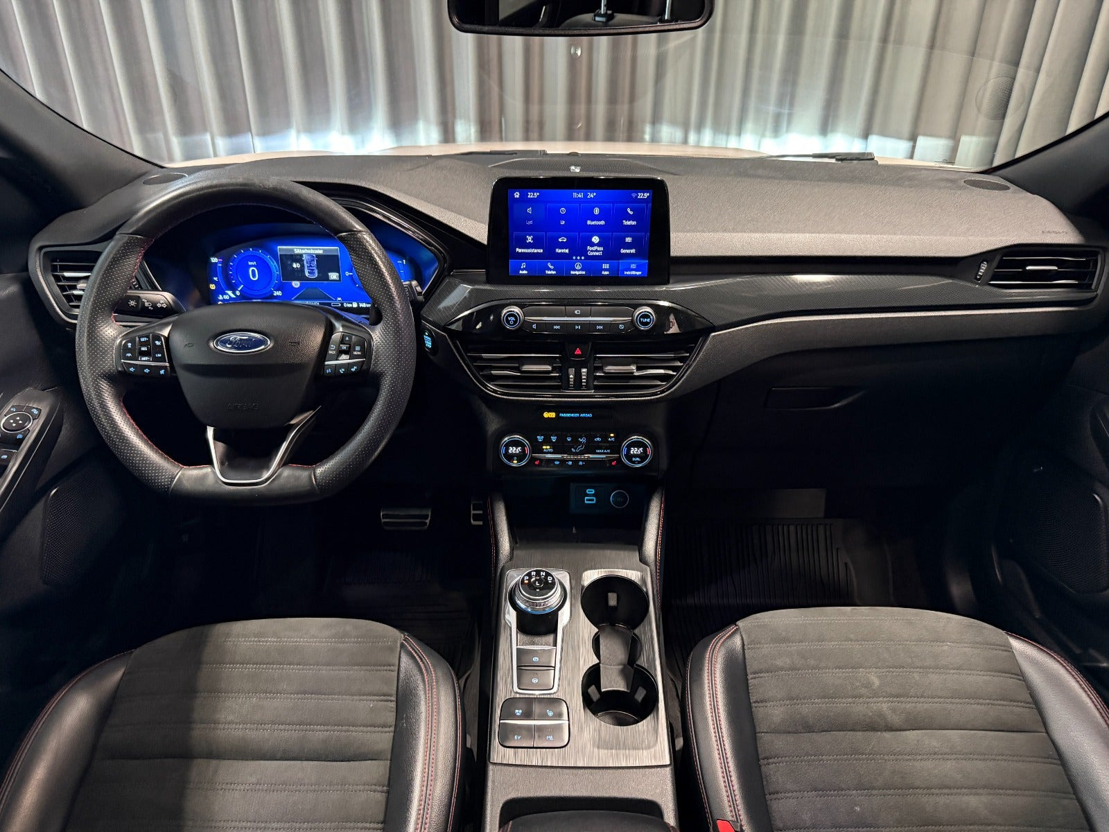Hvid Ford Kuga fra 2020