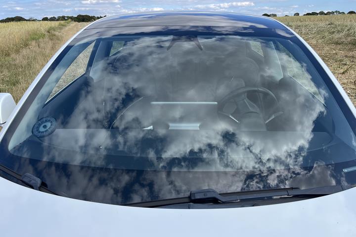 Hvid Tesla Model 3 fra 2020