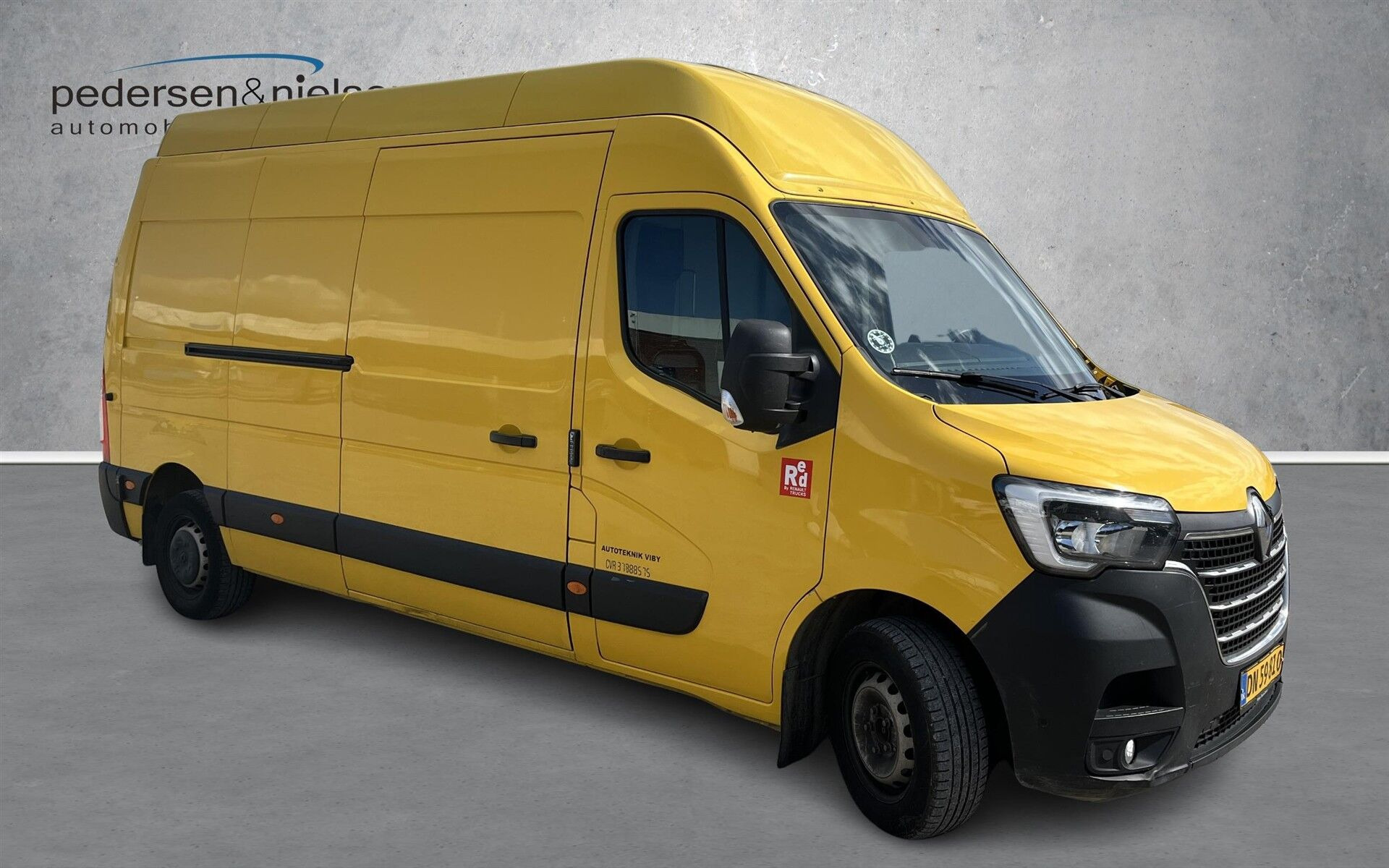 Gul Renault Master fra 2022