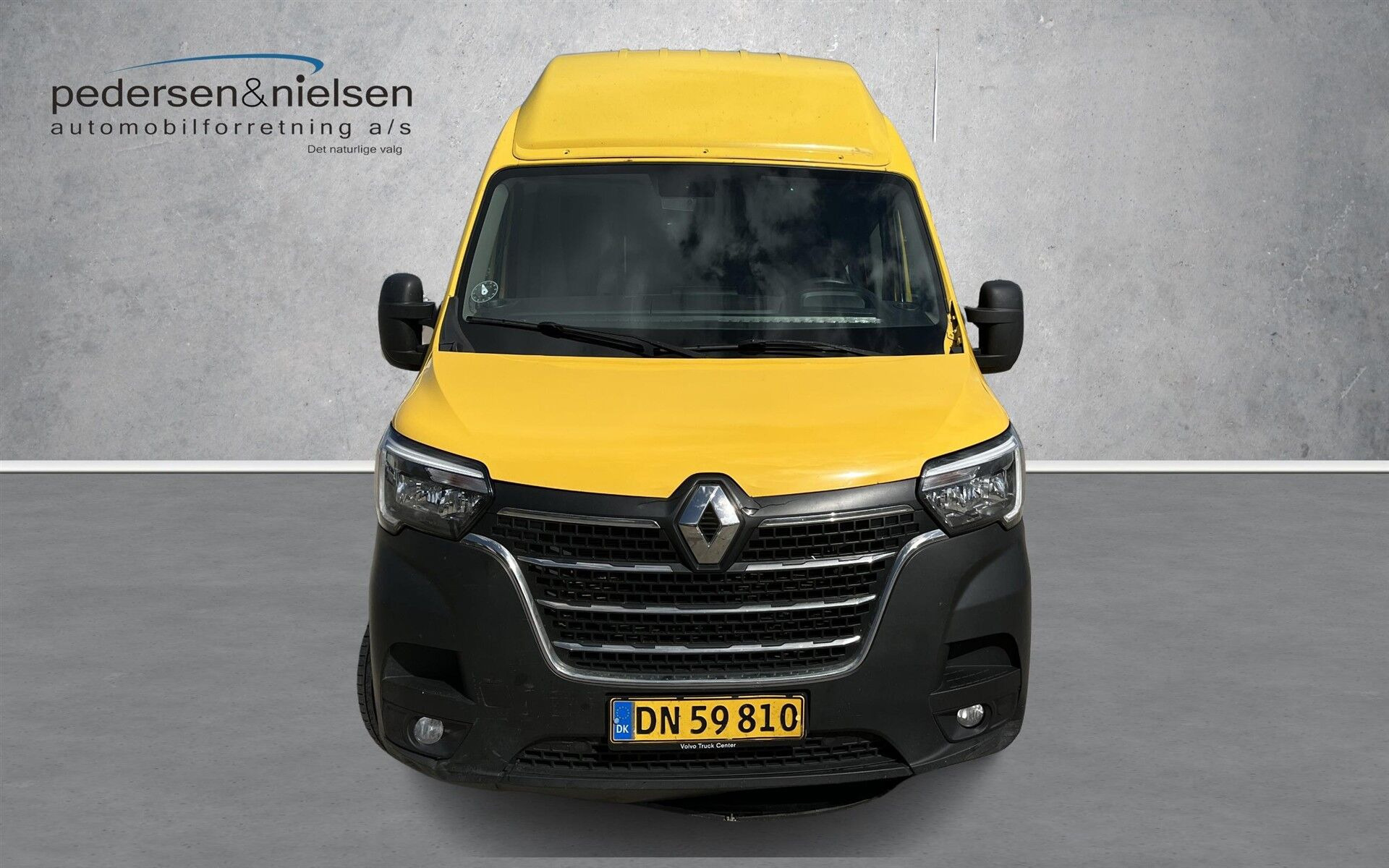 Gul Renault Master fra 2022