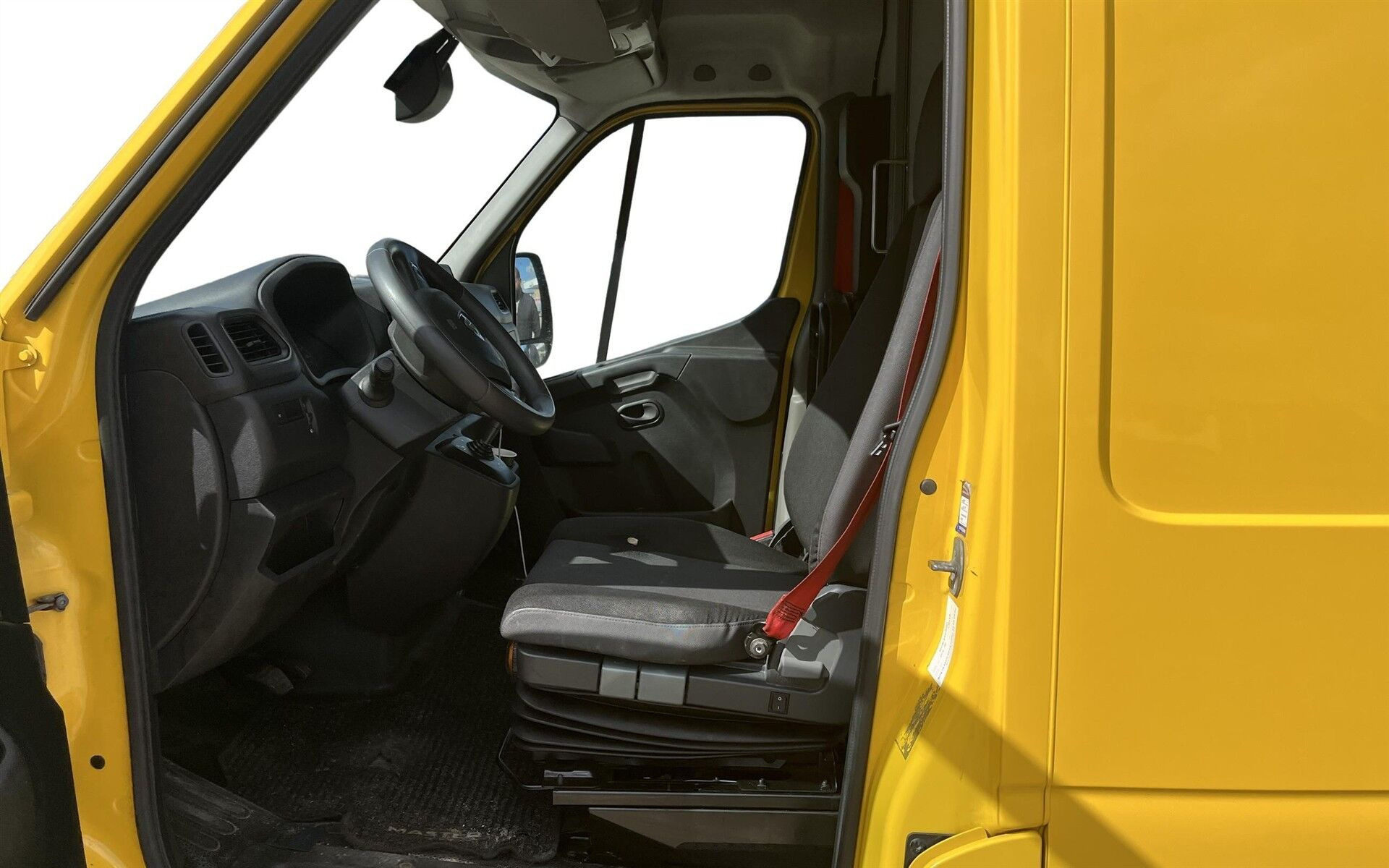 Gul Renault Master fra 2022