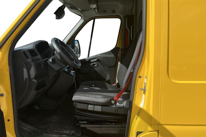 Gul Renault Master fra 2022