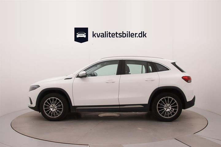 Hvid Mercedes EQA 250 fra 2022