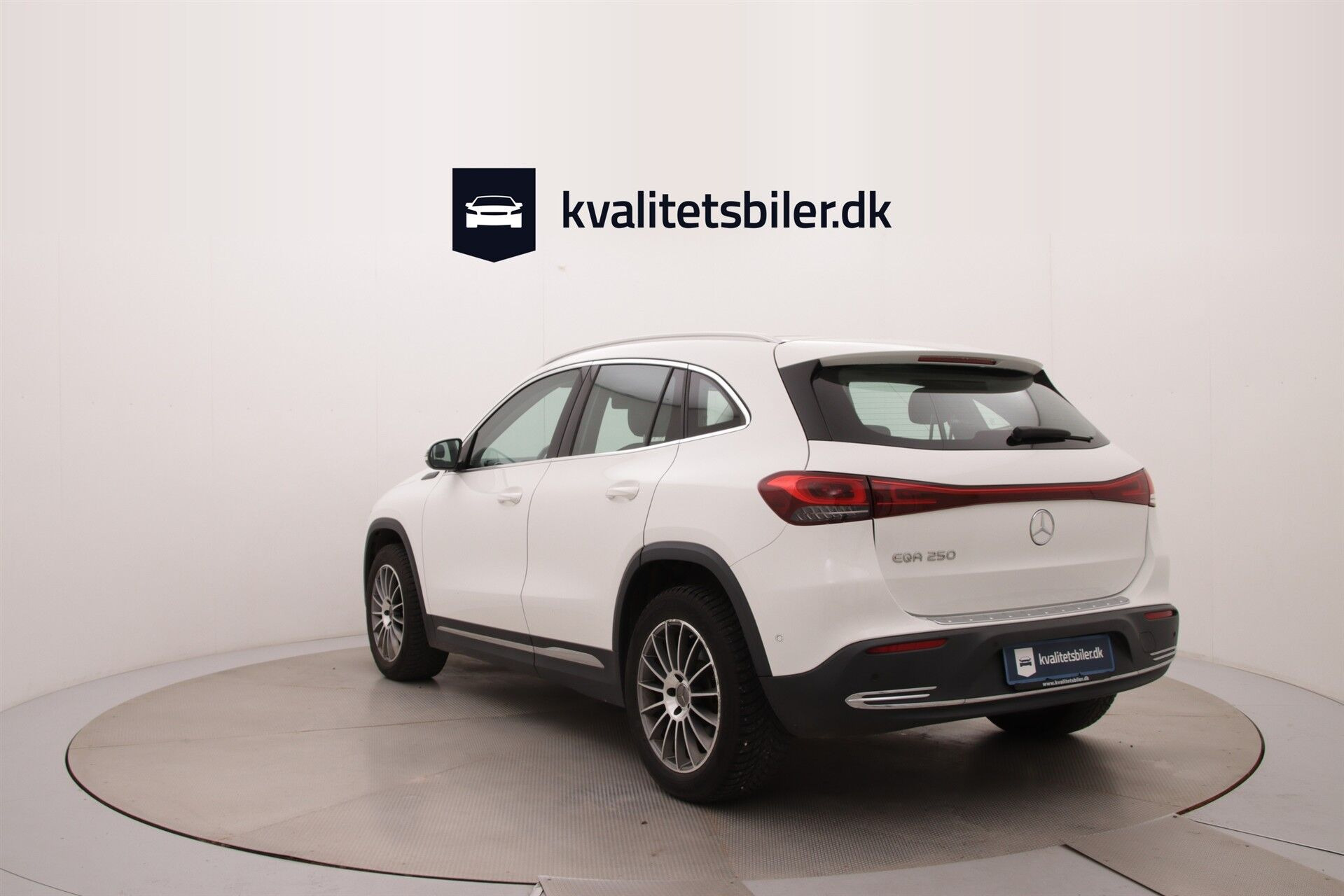 Hvid Mercedes EQA 250 fra 2022