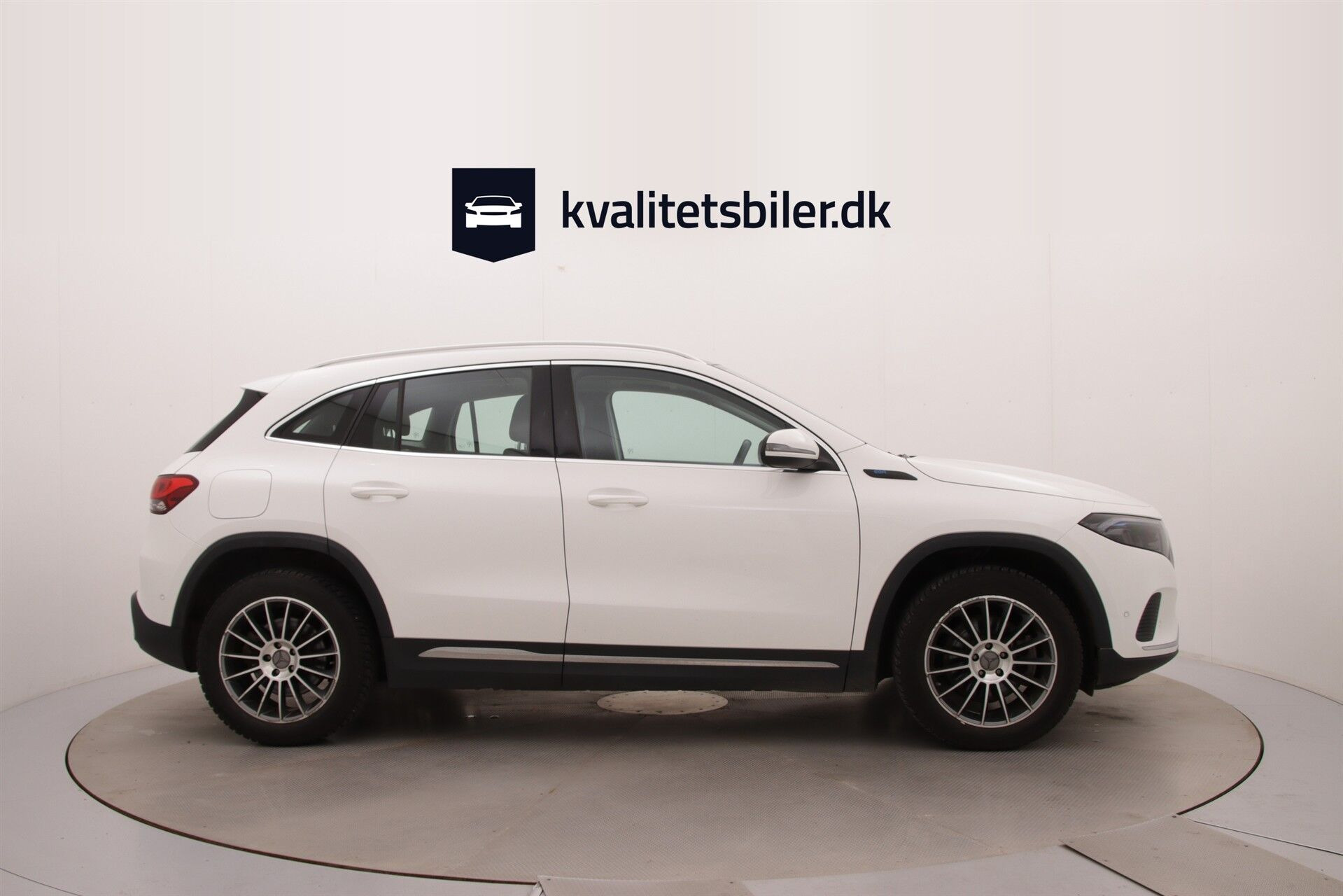 Hvid Mercedes EQA 250 fra 2022