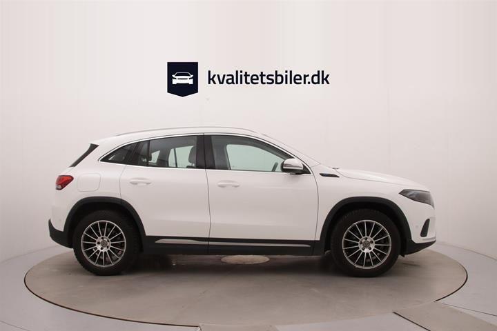 Hvid Mercedes EQA 250 fra 2022