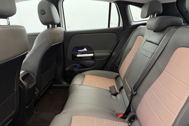 Hvid Mercedes EQA 250 fra 2022