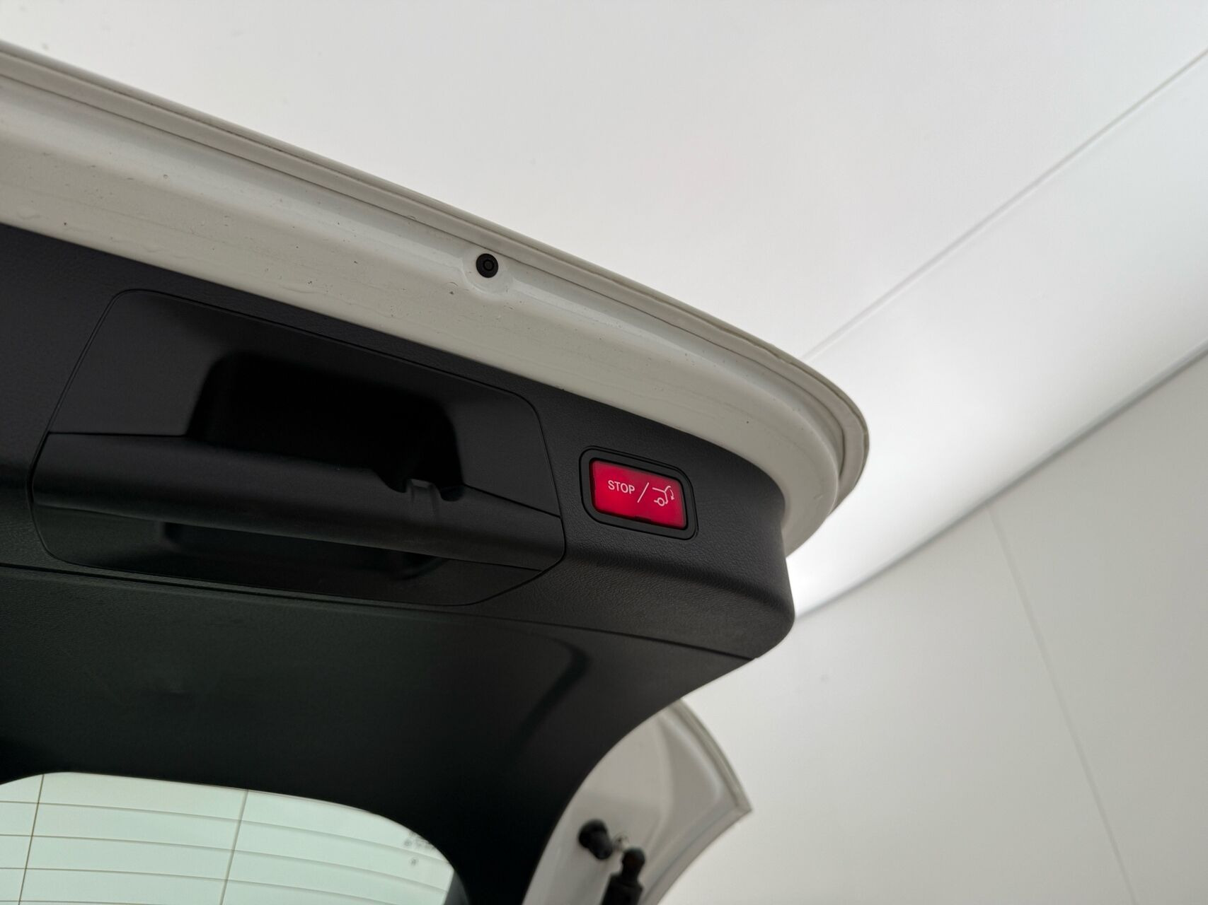 Hvid Mercedes EQA 250 fra 2022