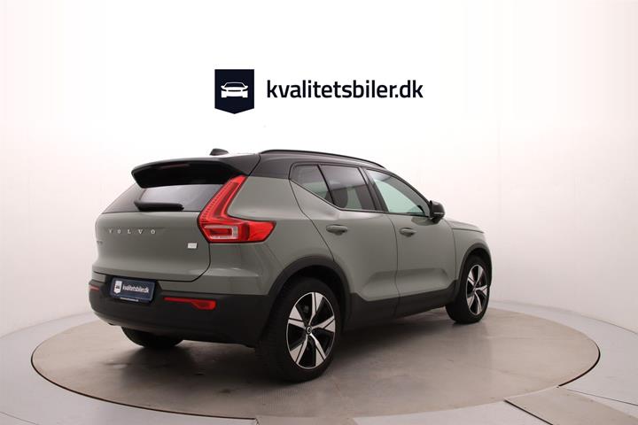 Grøn Volvo XC40 fra 2022