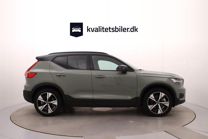 Grøn Volvo XC40 fra 2022
