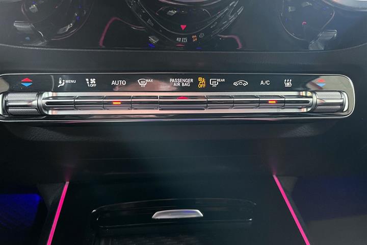Sort Mercedes EQA250 fra 2021