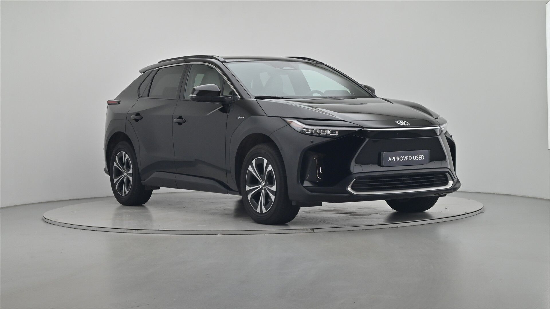 Sort Toyota BZ4X fra 2024