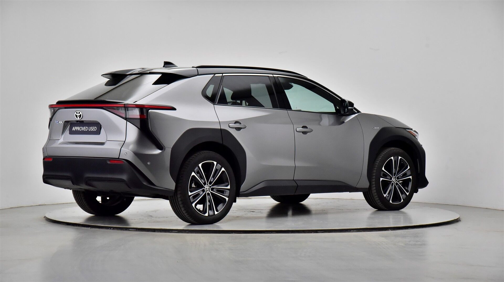 Grå Toyota BZ4X fra 2025