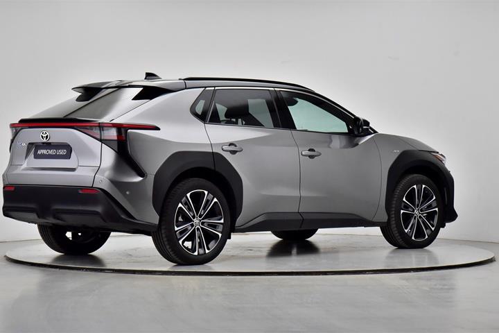 Grå Toyota BZ4X fra 2025