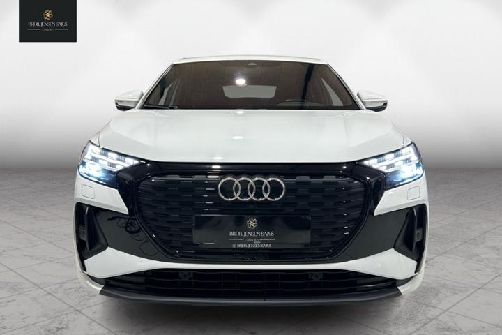Hvid Audi Q4 fra 2022
