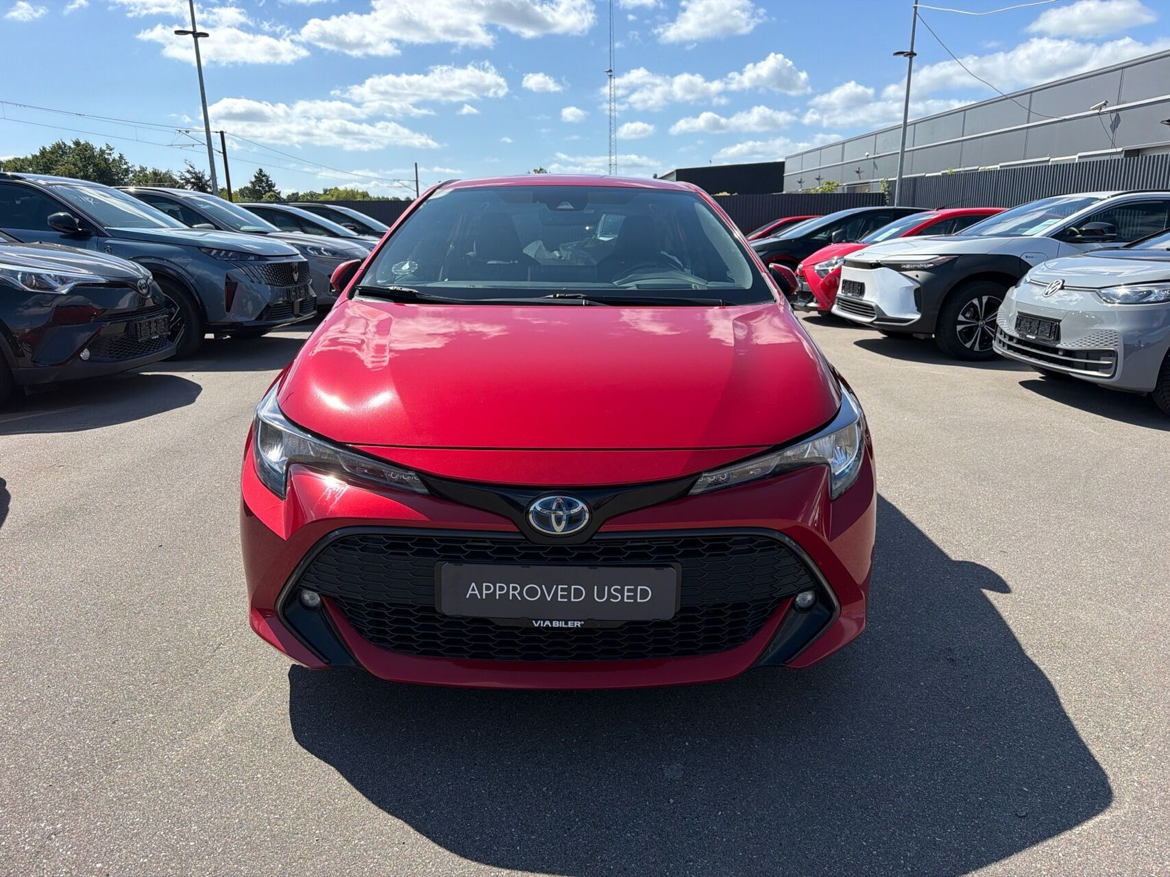 Rød Toyota Corolla fra 2019