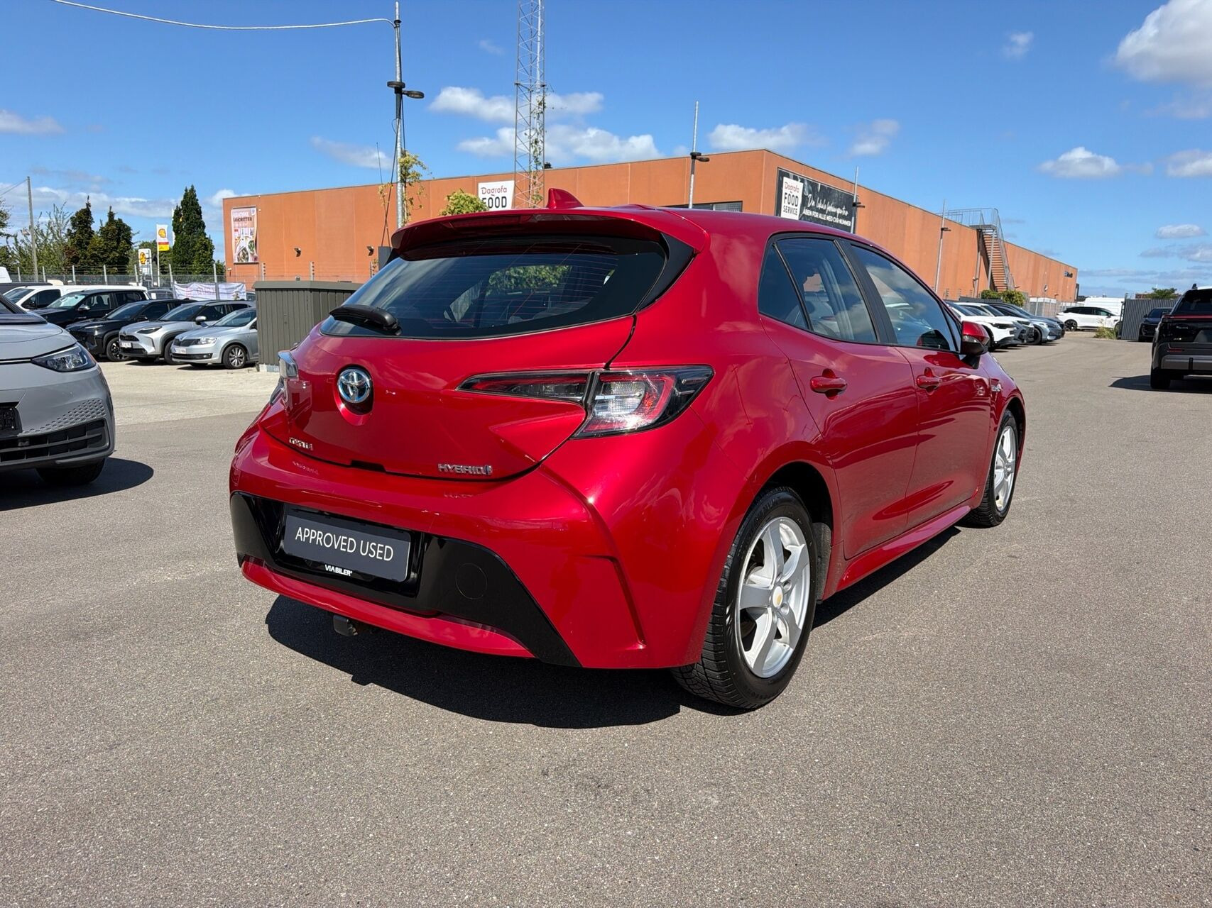 Rød Toyota Corolla fra 2019