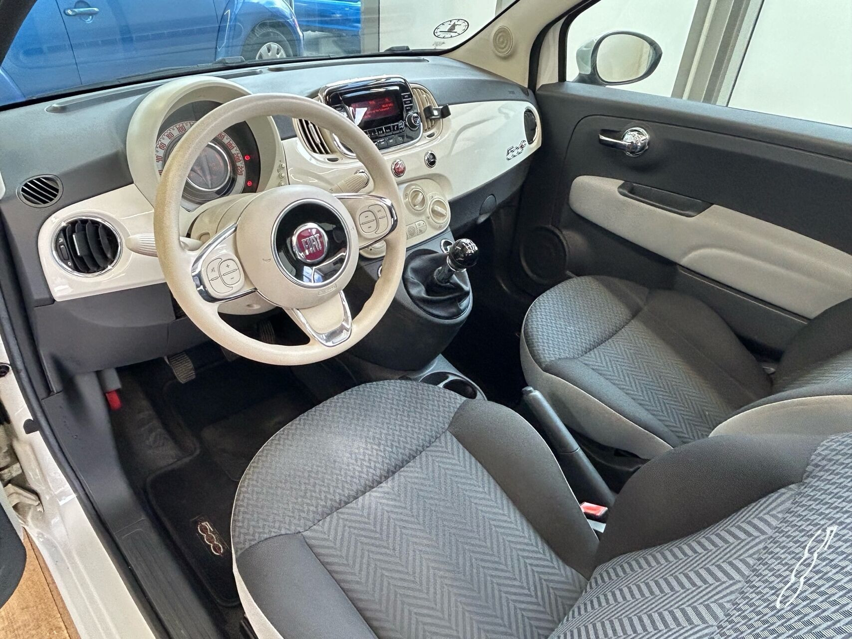 Hvid Fiat 500C fra 2016