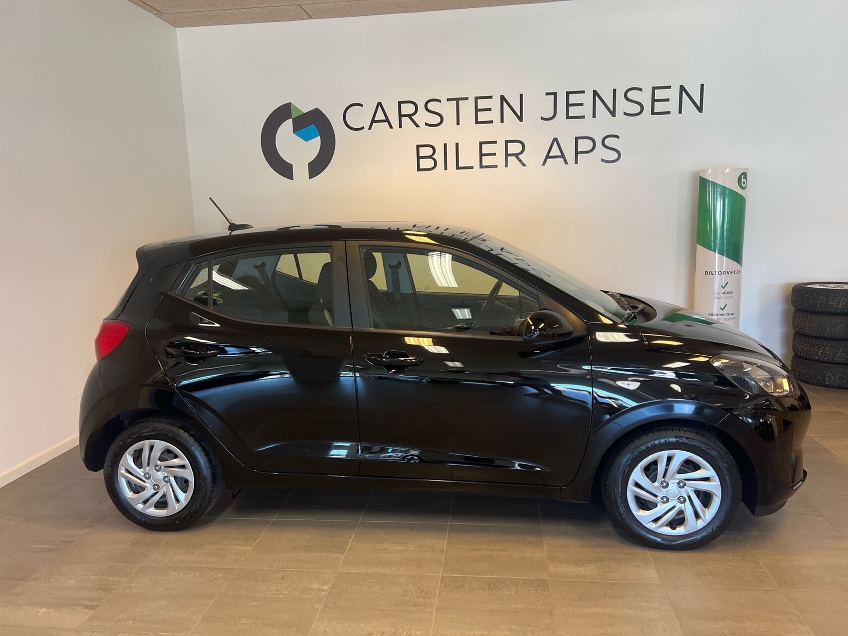 Sort Hyundai i10 fra 2023