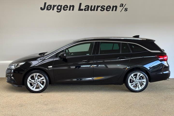 Sort Opel Astra fra 2016