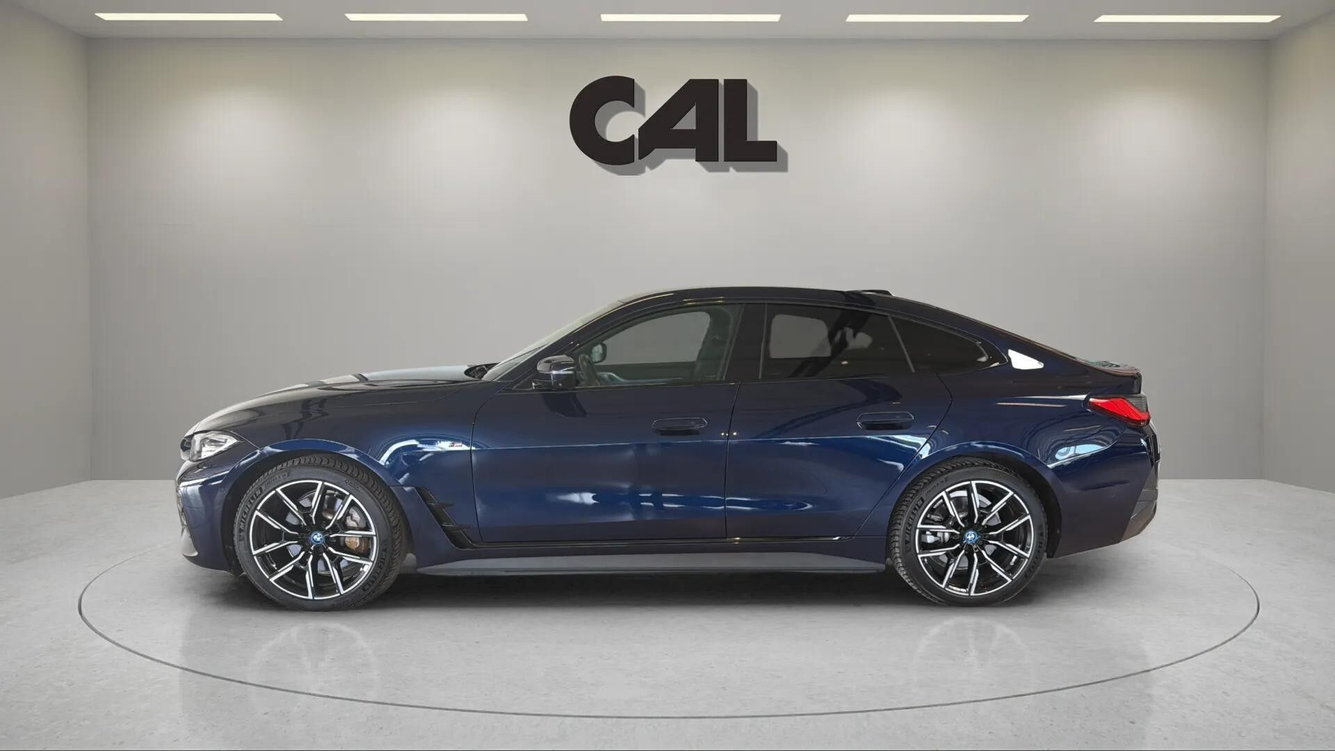 Blå BMW i4 fra 2023