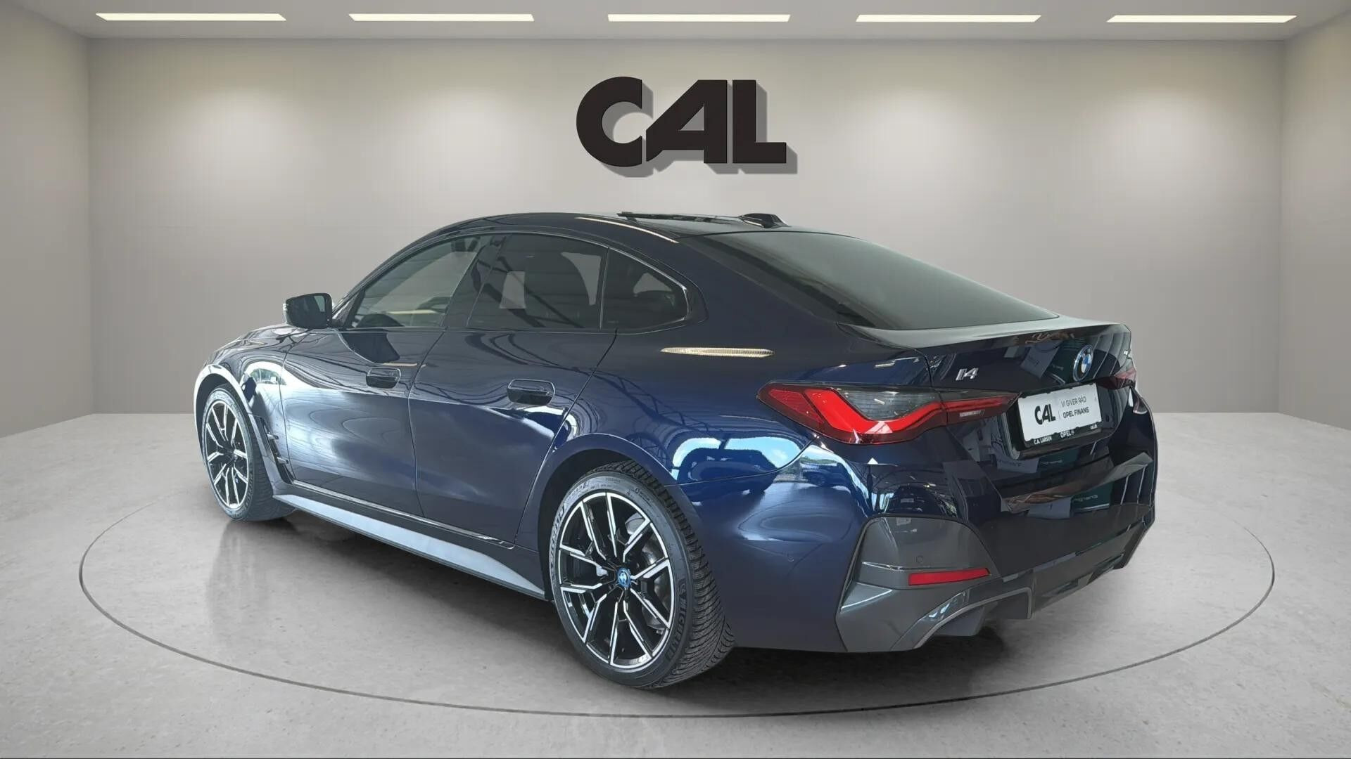 Blå BMW i4 fra 2023