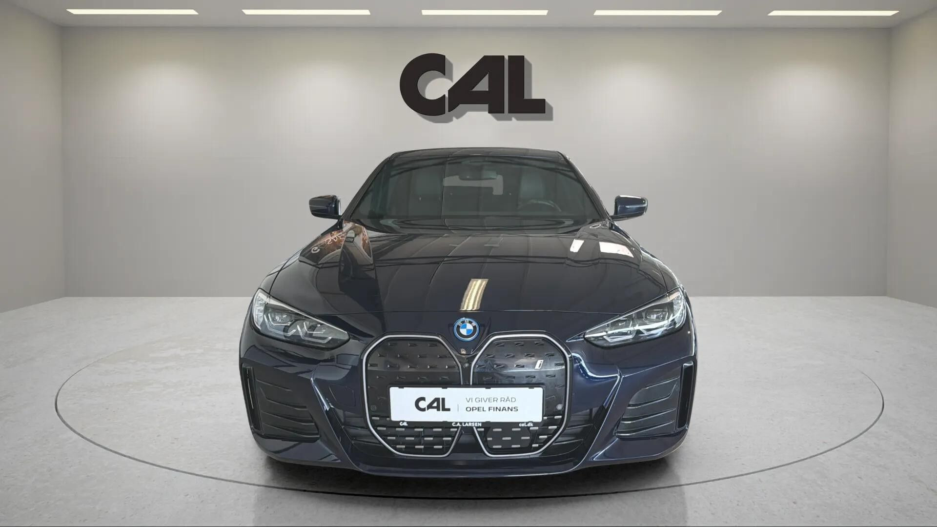 Blå BMW i4 fra 2023