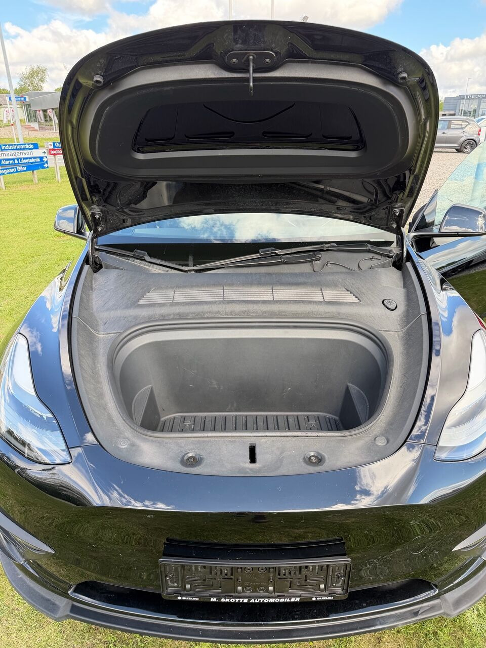 undefined Tesla Model Y fra 2023