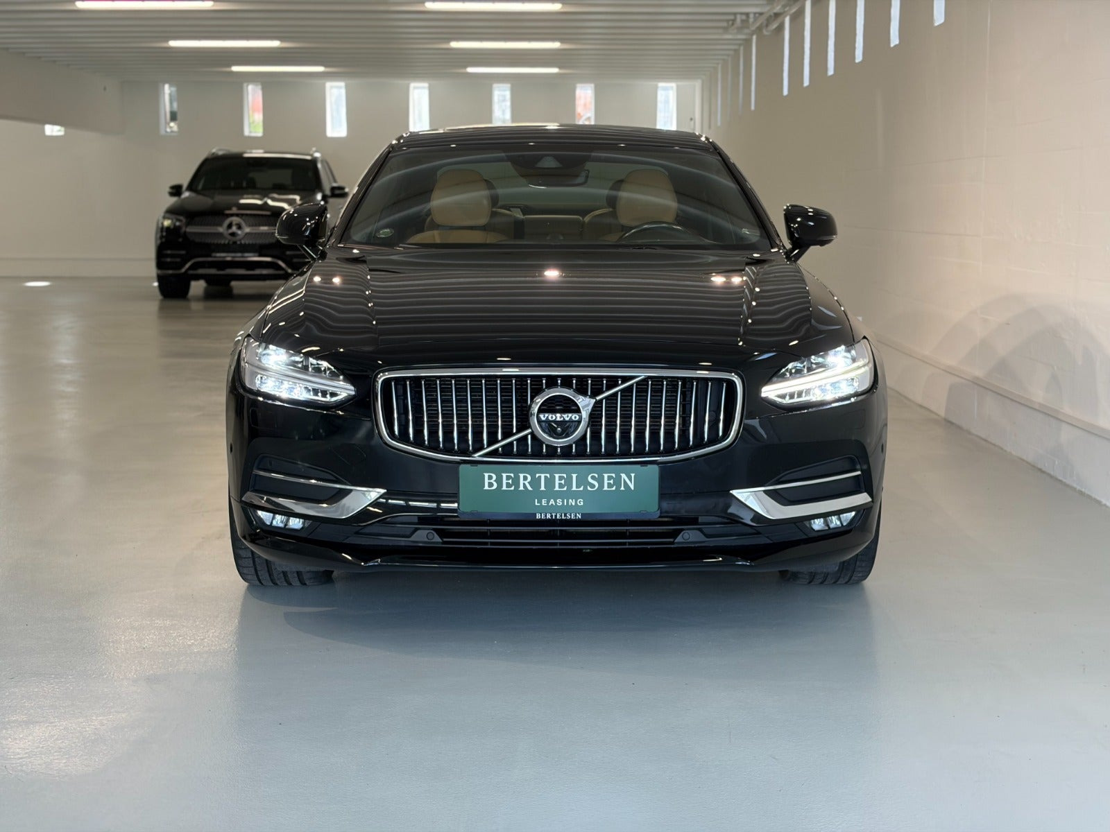 Sort Volvo S90 fra 2017