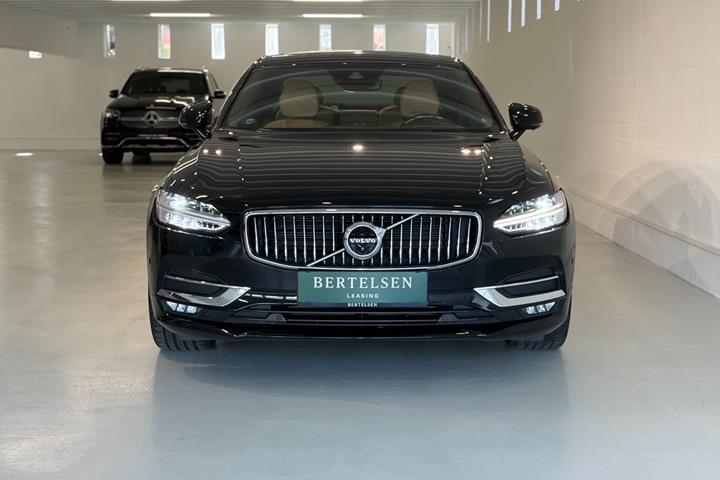 Sort Volvo S90 fra 2017