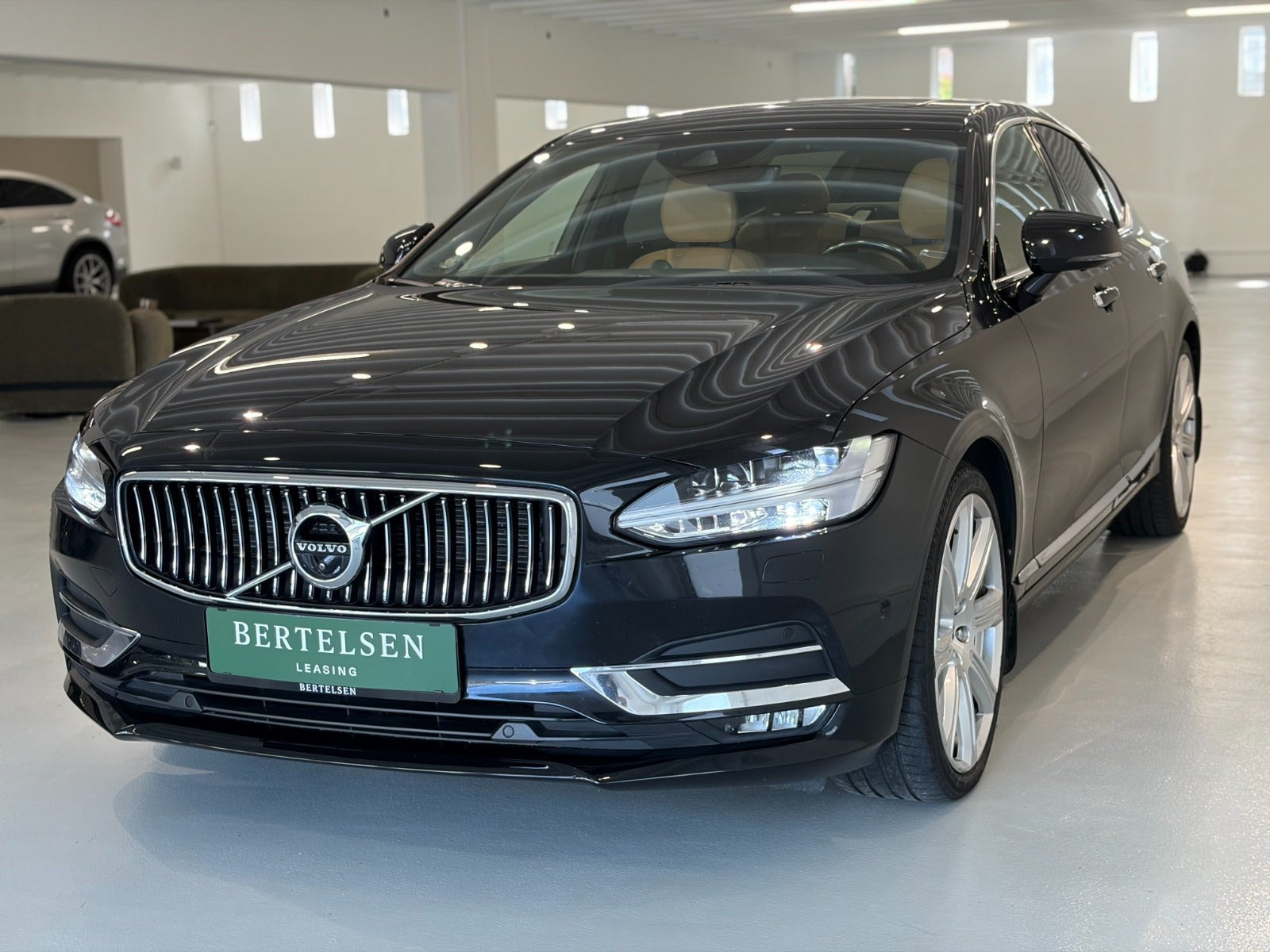Sort Volvo S90 fra 2017