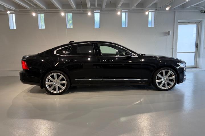 Sort Volvo S90 fra 2017