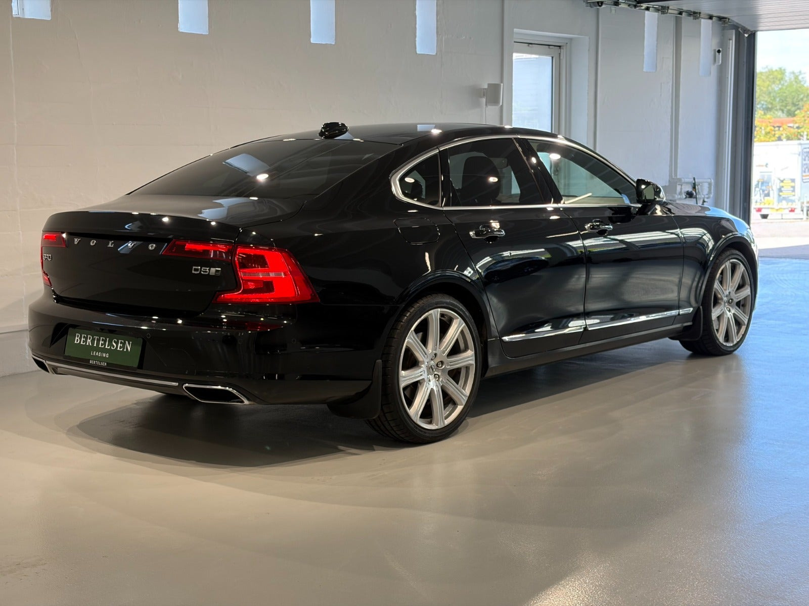 Sort Volvo S90 fra 2017
