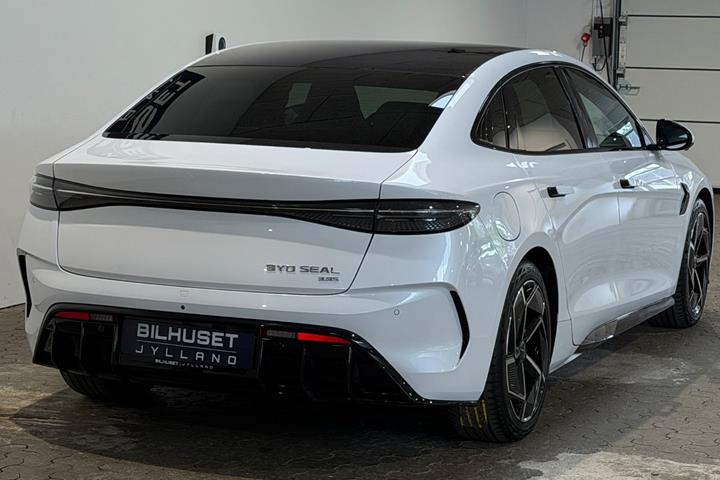 Hvid BYD Seal fra 2024