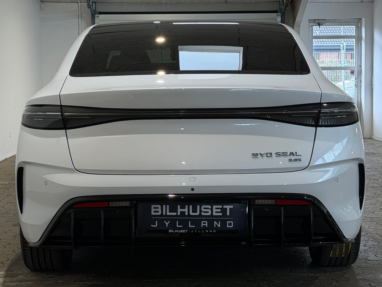 Hvid BYD Seal fra 2024