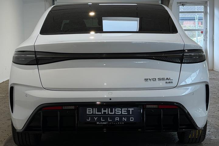 Hvid BYD Seal fra 2024