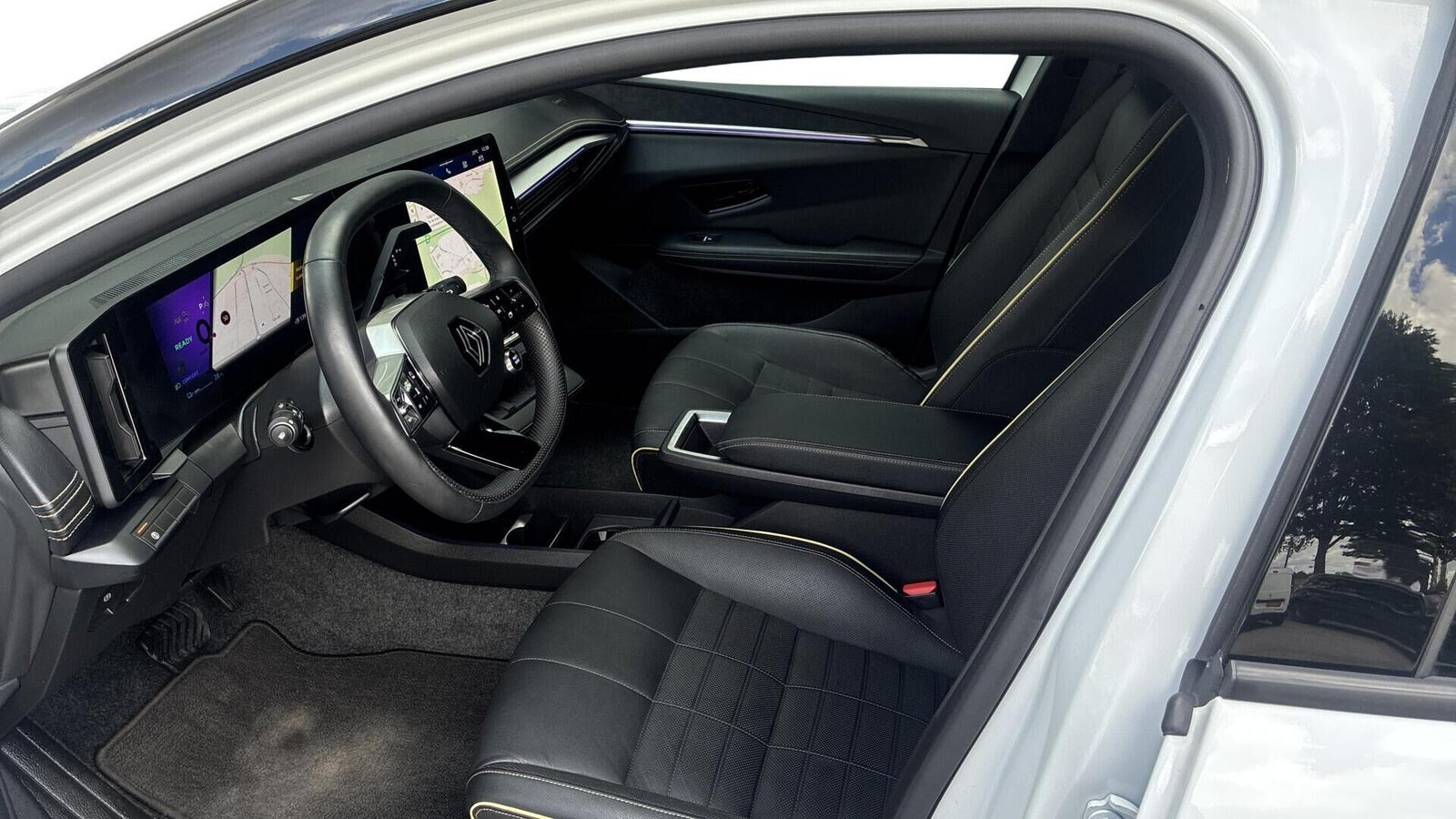 Hvid Renault Megane E-Tech fra 2024