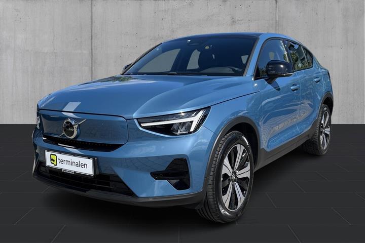Blå Volvo C40 fra 2022 set udefra