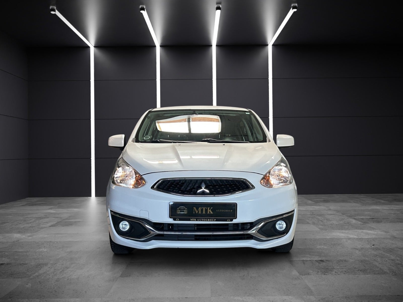 Hvid Mitsubishi Space Star fra 2016