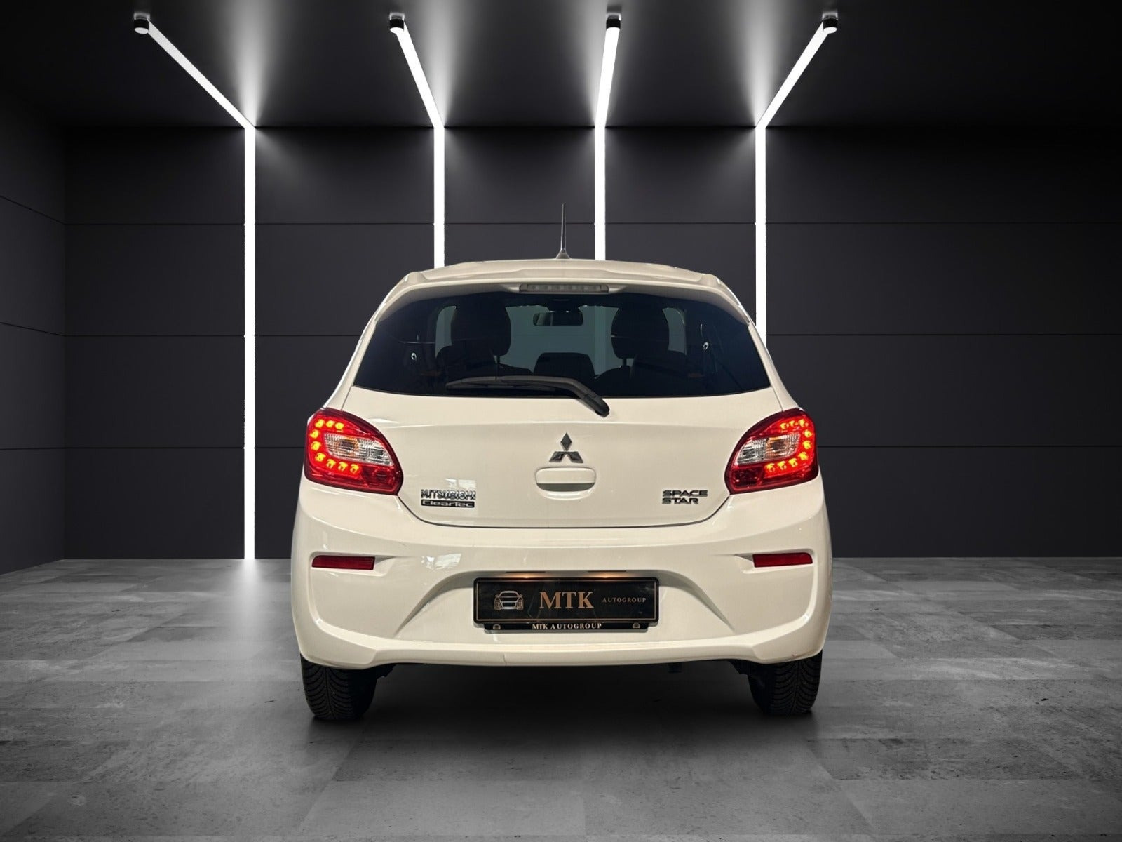 Hvid Mitsubishi Space Star fra 2016
