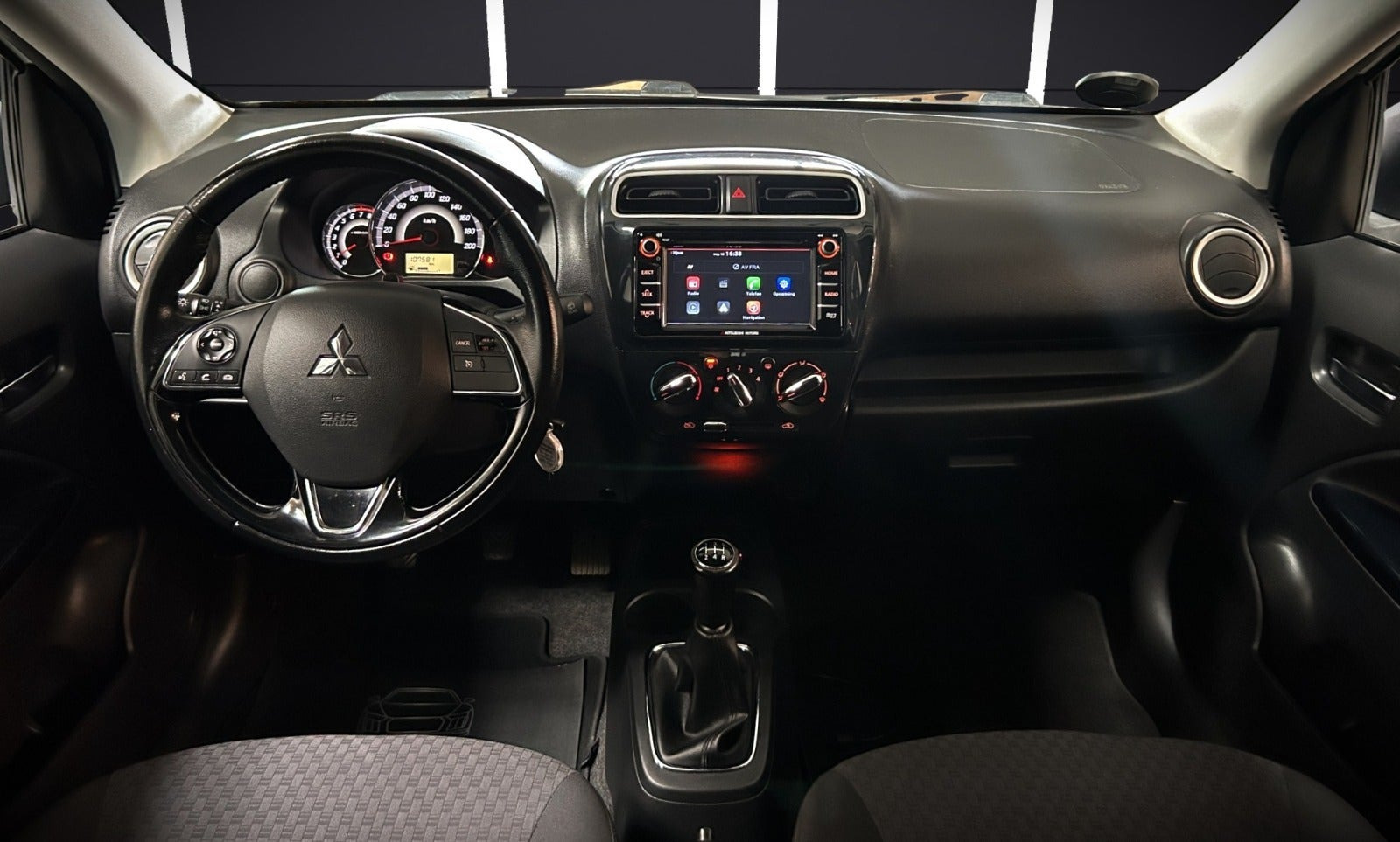 Hvid Mitsubishi Space Star fra 2016