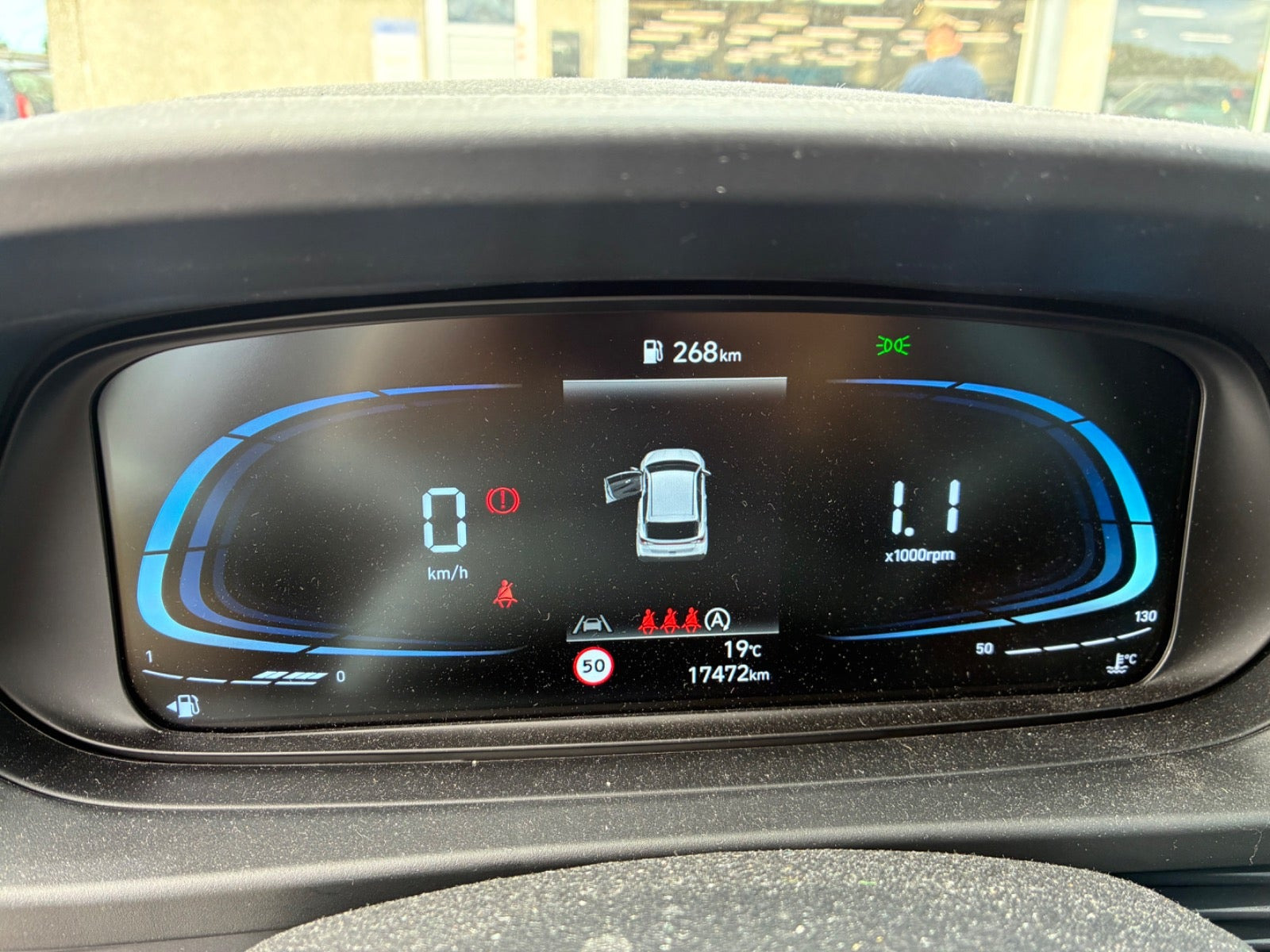 Grå Hyundai i20 fra 2024