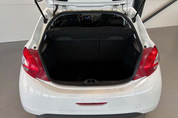 undefined Peugeot 208 fra 2014