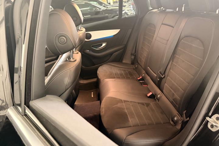 Sort Mercedes EQC400 fra 2021