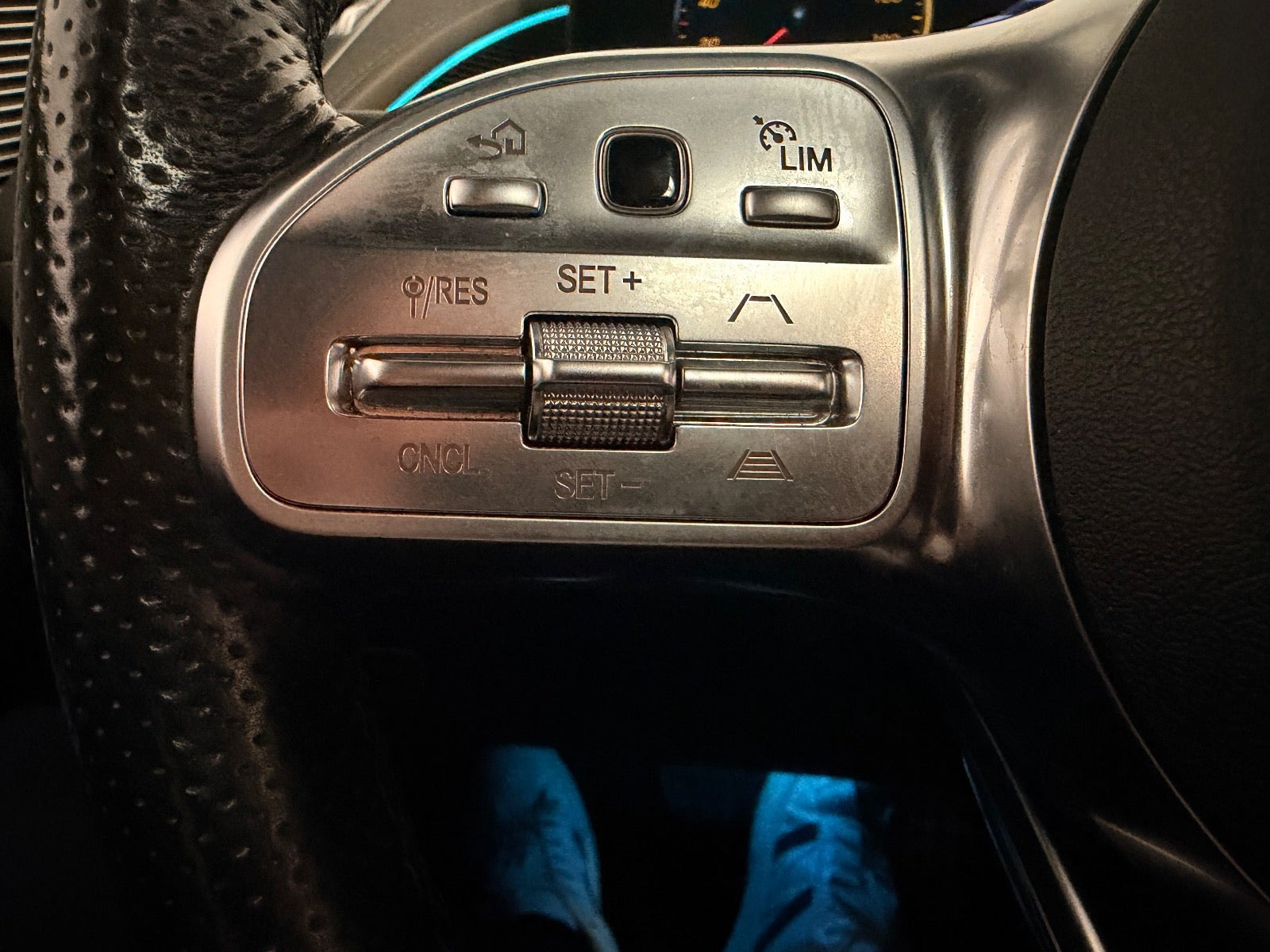Sort Mercedes EQC400 fra 2021