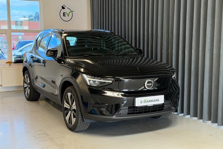 Sort Volvo XC40 fra 2023