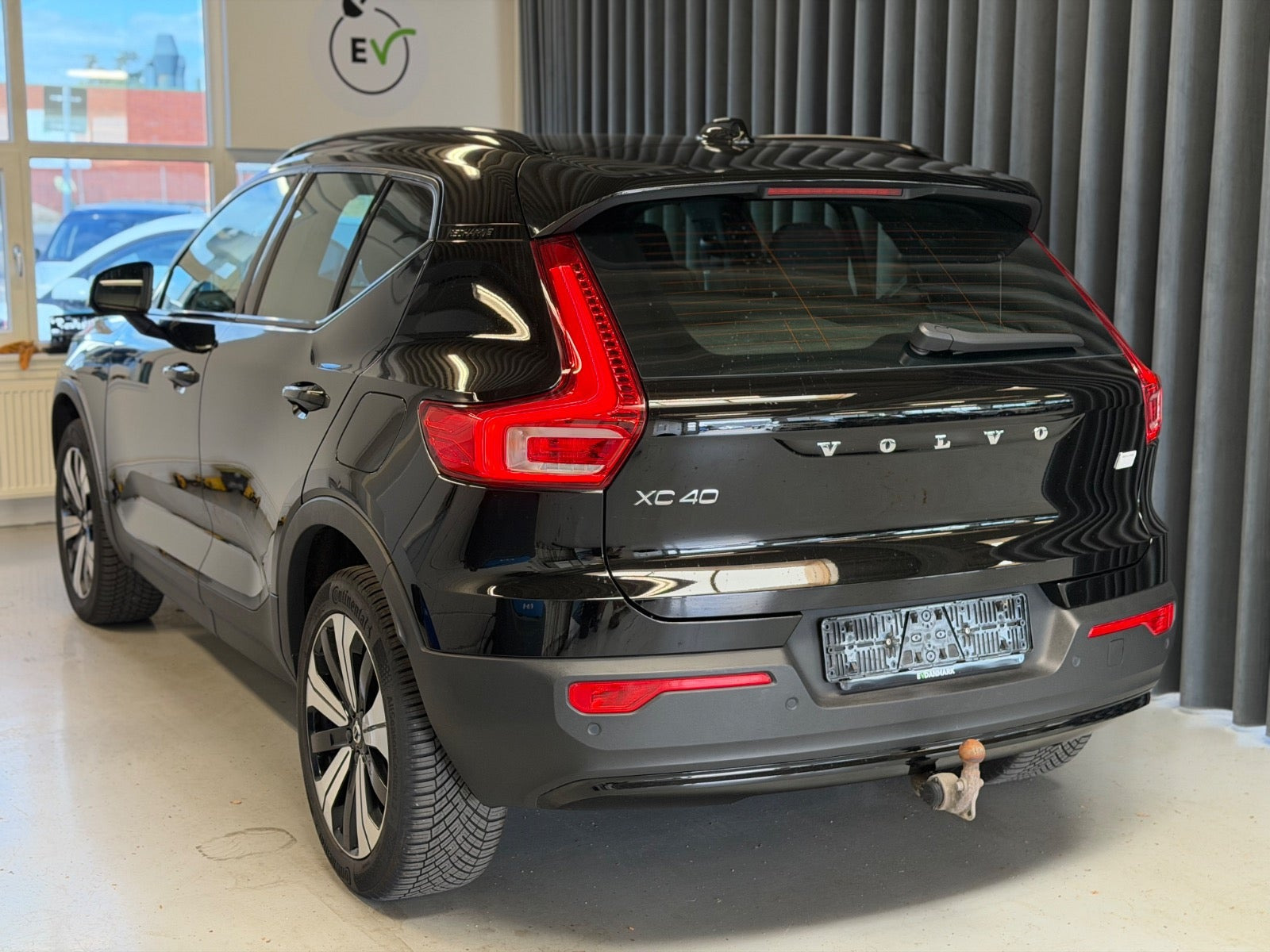 Sort Volvo XC40 fra 2023
