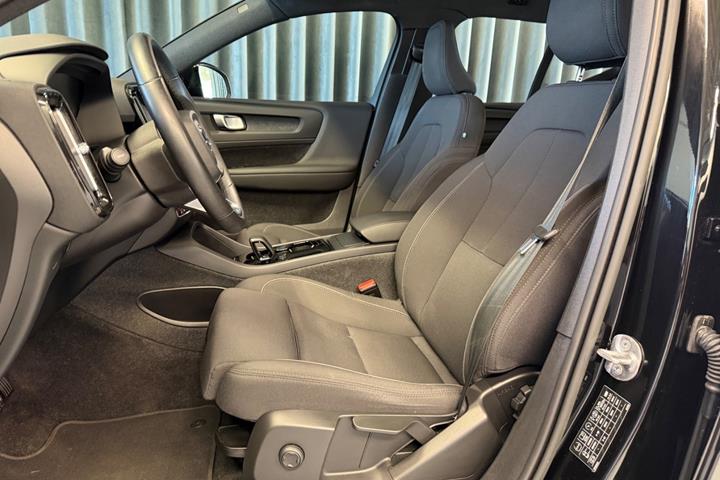 Sort Volvo XC40 fra 2023