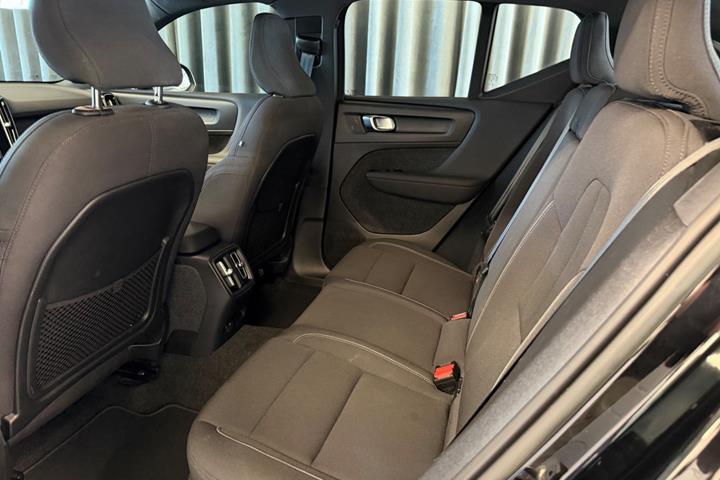 Sort Volvo XC40 fra 2023