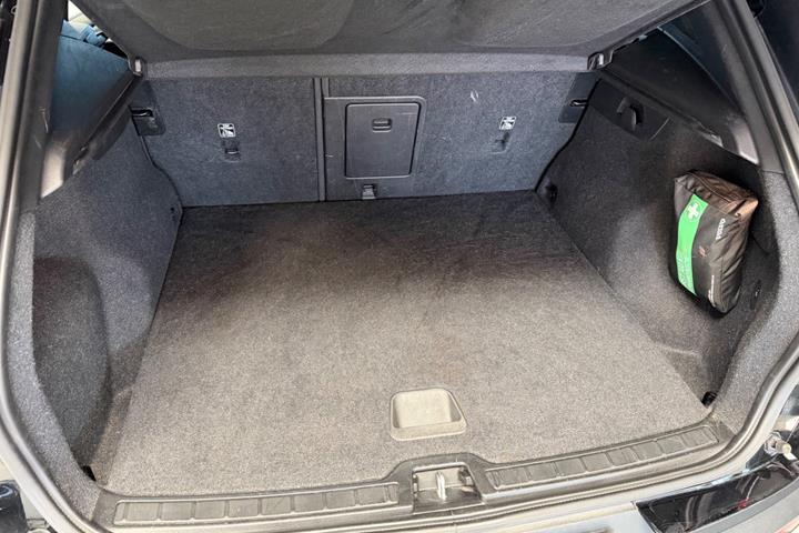 Sort Volvo XC40 fra 2023